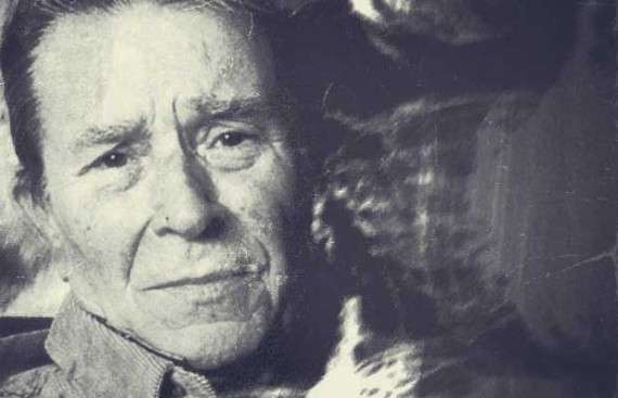Ο Ιάκωβος Καμπανέλλης του Στεφάνου (2 Δεκεμβρίου 1921 – 29 Μαρτίου 2011) ήταν Έλληνας θεατρικός συγγραφέας και δημοσιογράφος.