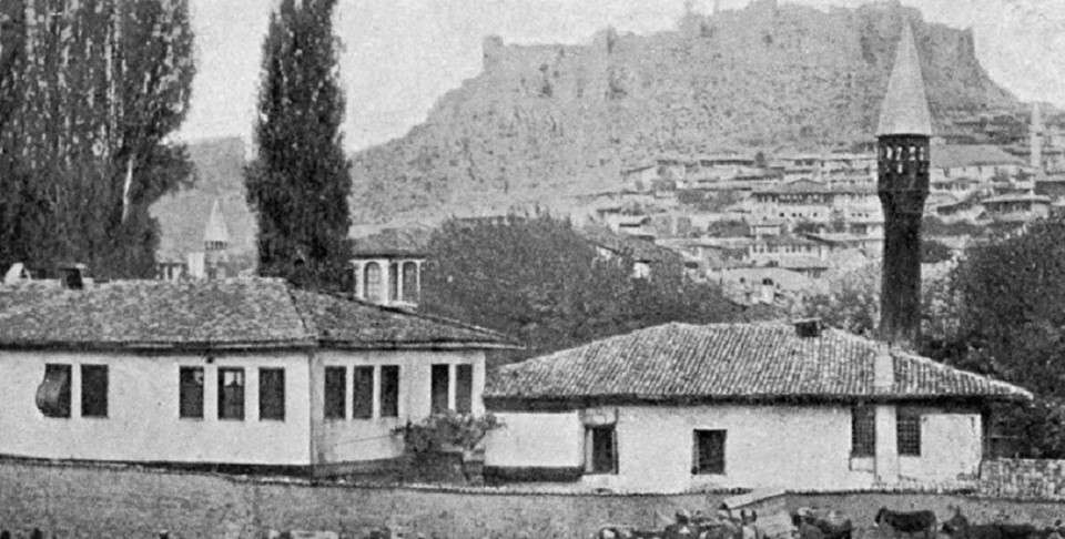 Η Κασταμονή ή Κασταμών ή Κασταμόνα και τουρκικά Καστάμονου (Kastamonu), είναι ιστορική πόλη της Παφλαγονίας στην βορειοδυτική Μικρά Ασία. (1900)
