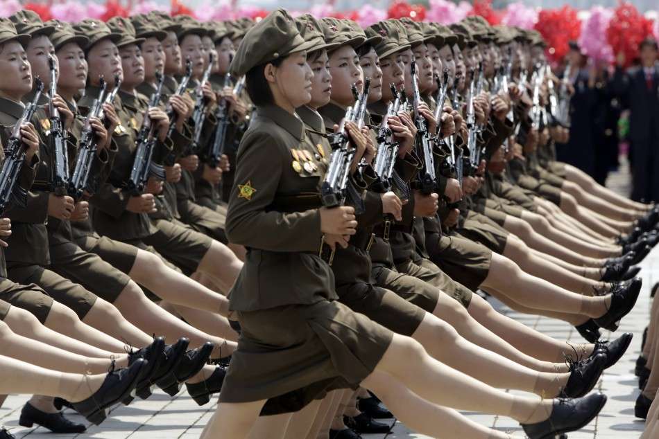Παρέλαση γυναικών στην επέτειο 60 χρόνων από την κατάπαυση πυρός του Πολέμου της Κορέας