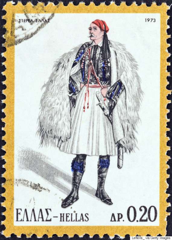 Αντρική φορεσιά της Στερεάς Ελλάδας (1973). Το πιο γνωστό ένδυμα, η φουστανέλα, που τη φορούσαν κυρίως οι αρματολοί και οι κλέφτες, τη καθιέρωσε ο πρώτος βασιλιάς της Ελλάδας Όθωνας ως αυλικό ένδυμα. 