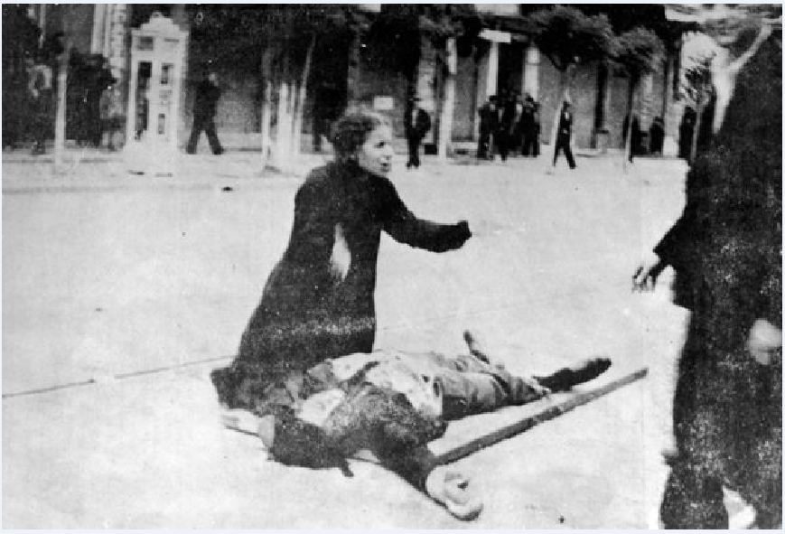 Τον Μάιο του 1936, οι εργάτες της Θεσσαλονίκης κατέβηκαν σε απεργία διαμαρτυρίας εξαιτίας του άδικου καθορισμού των μεροκάματων. Στις 9 Μαΐου η αστυνομία άνοιξε πυρ χωρίς προειδοποίηση και πυροβόλησε τους άοπλους απεργούς, σκοτώνοντας δεκάδες και τραυματίζοντας εκατοντάδες.