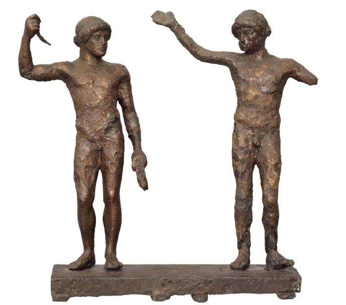 Χάλκινο σύμπλεγμα δύο αθλητών, ίσως νικητών στους γυμνικούς αγώνες στα Πύθια. 470-460 π.Χ. Αρχαιολογικό Μουσείο Δελφών. Bronze cluster of two athletes, perhaps winning at the gymnastics in Pythia. 470-460 BC Archaeological Museum of Delphi.