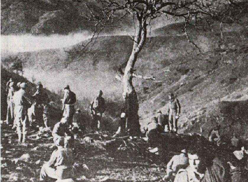 Μονάδα του Εθνικού Στρατού σε ανάπαυση, κατά τη διάρκεια των επιχειρήσεων στο Βίτσι και τον Γράμμο.