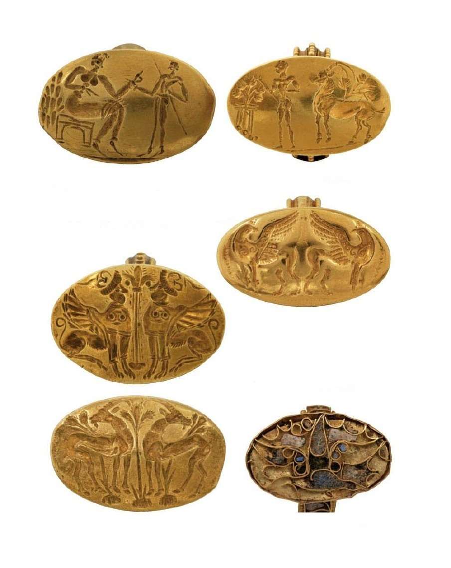 Χρυσά σφραγιστικά δαχτυλίδια με διάφορες σκηνές και παραστάσεις. 15ος-14ος αιώνας π.Χ. Μυκήνες. Εθνικό Αρχαιολογικό Μουσείο.