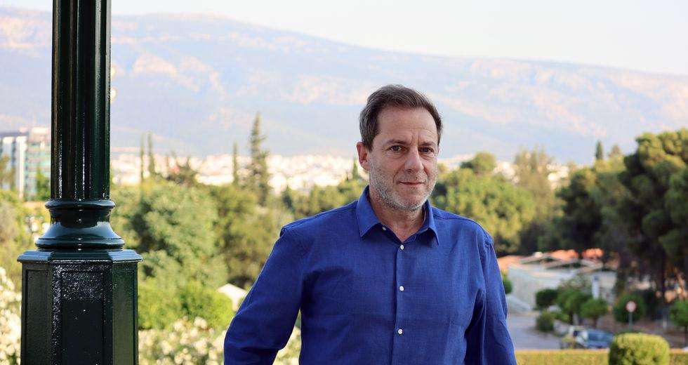 Δ. Λιγνάδης: «Το σύνδρομο της χούντας μάς έκανε να μισήσουμε τη λέξη Ελλάδα»