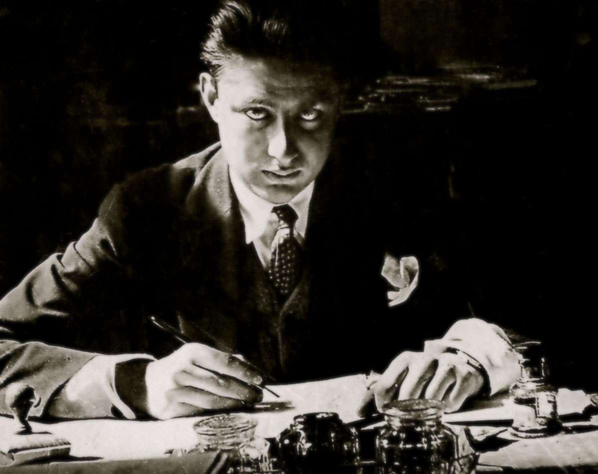 Ο Μ. Καραγάτσης (23 Ιουνίου 1908 − 14 Σεπτεμβρίου 1960) ήταν Έλληνας πεζογράφος, ένας από τους σημαντικότερους συγγραφείς της «Γενιάς του '30». Το πραγματικό του όνομα ήταν Δημήτριος Ροδόπουλος