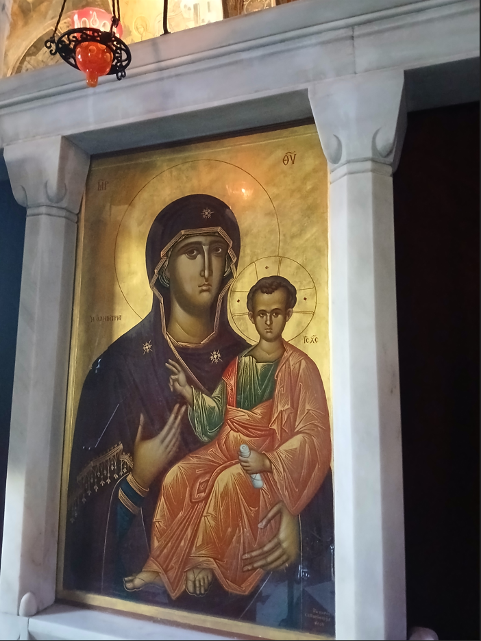 Θεοτοκωνύμια Στη λαϊκή ευσέβεια, ο όρος προσλαμβάνει ιερό χαρακτήρα όταν αναφέρεται στο πρόσωπο της Παναγίας. Κυρά Δέσποινα // Κυρά Παναγιά.